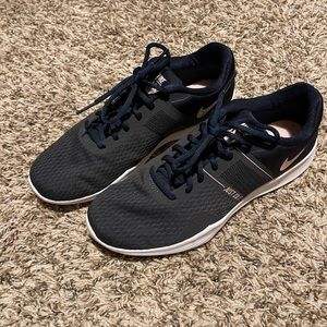 Womens Nike City Trainer 2